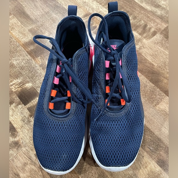 Nike Air Sneakers - Picture 3 of 3